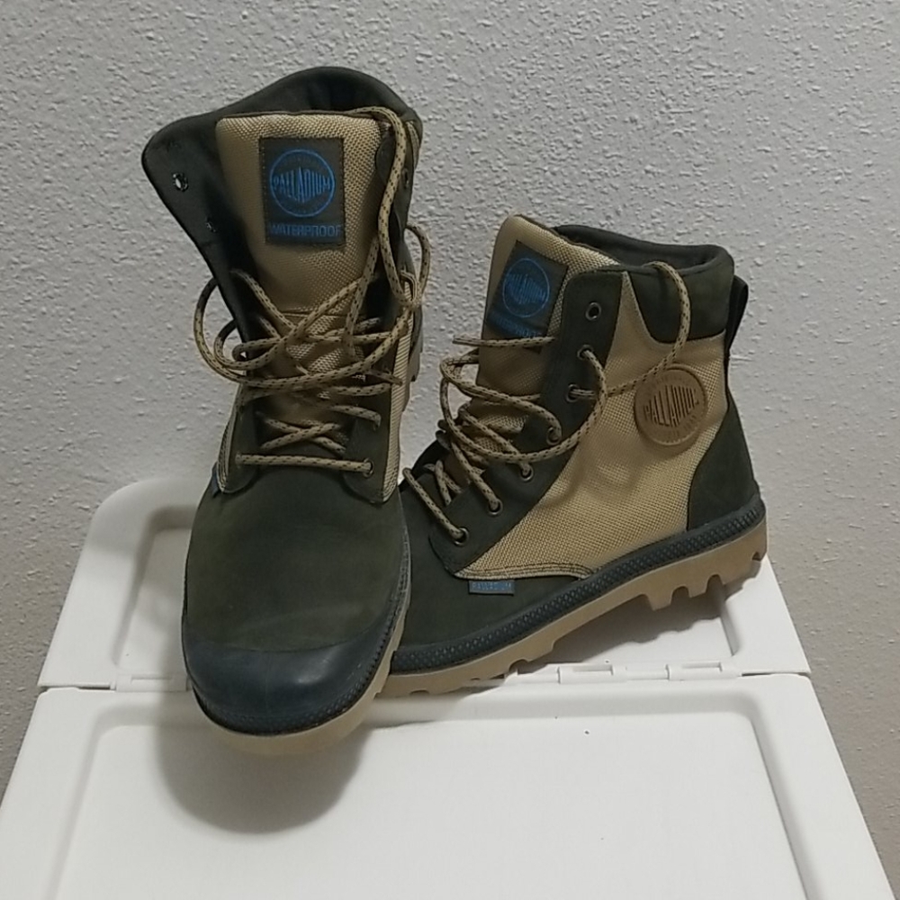 Palladium waterproof boots